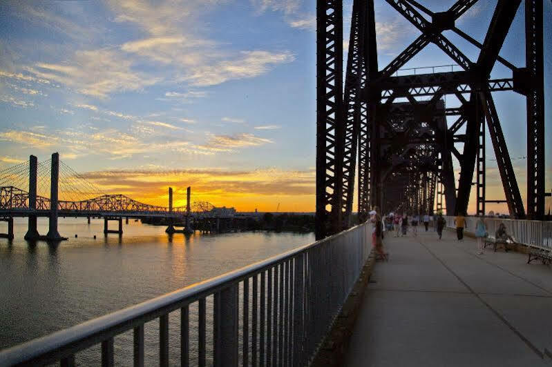 Sheraton Louisville Riverside Hotel Jeffersonville Esterno foto
